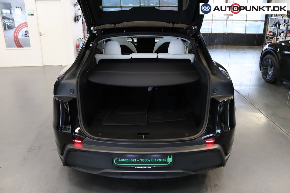 Tesla Model Y Long Range AWD 5d