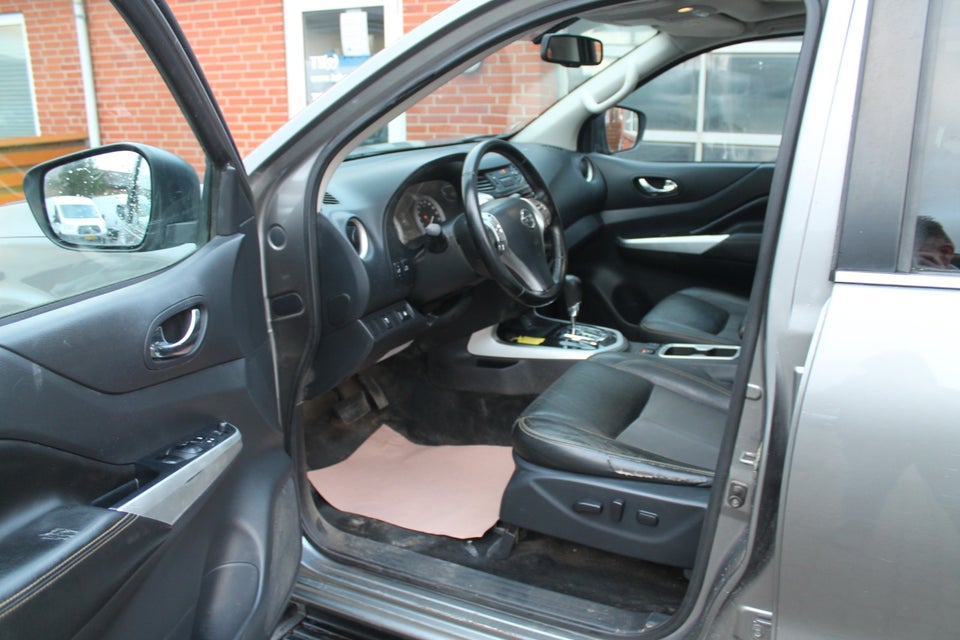 Nissan Navara 2,3 dCi 190 Db.Kab Tekna aut. 4d