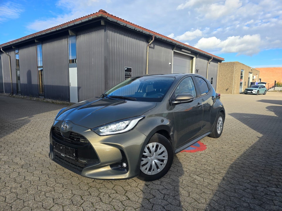 Toyota Yaris 1,5 Active 5d