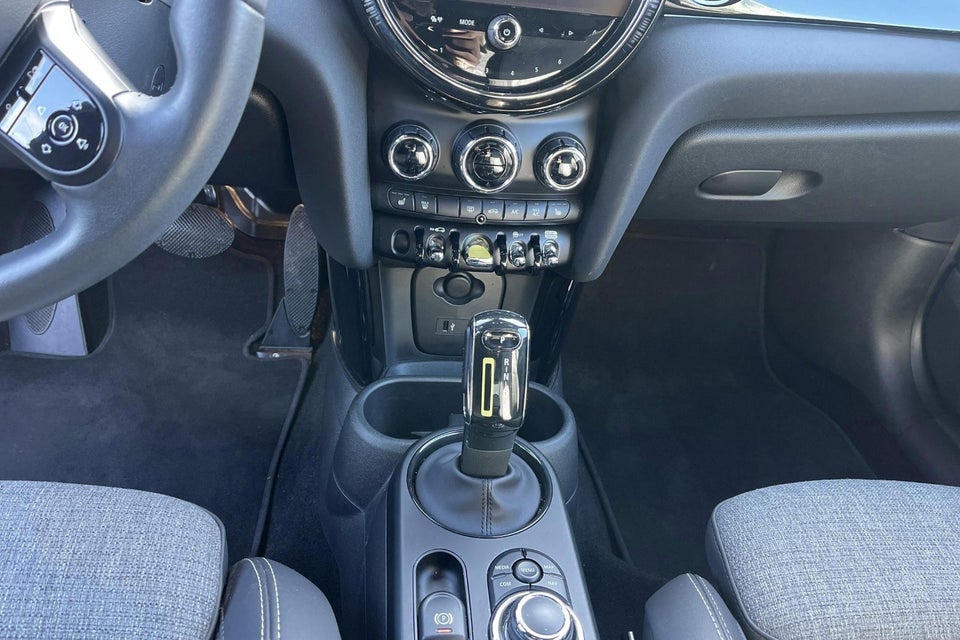 MINI Cooper SE Classic Trim 3d