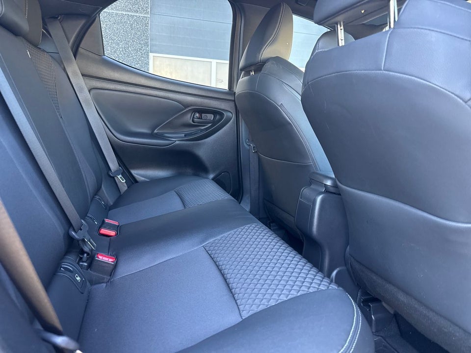 Toyota Yaris 1,5 Hybrid Style e-CVT 5d