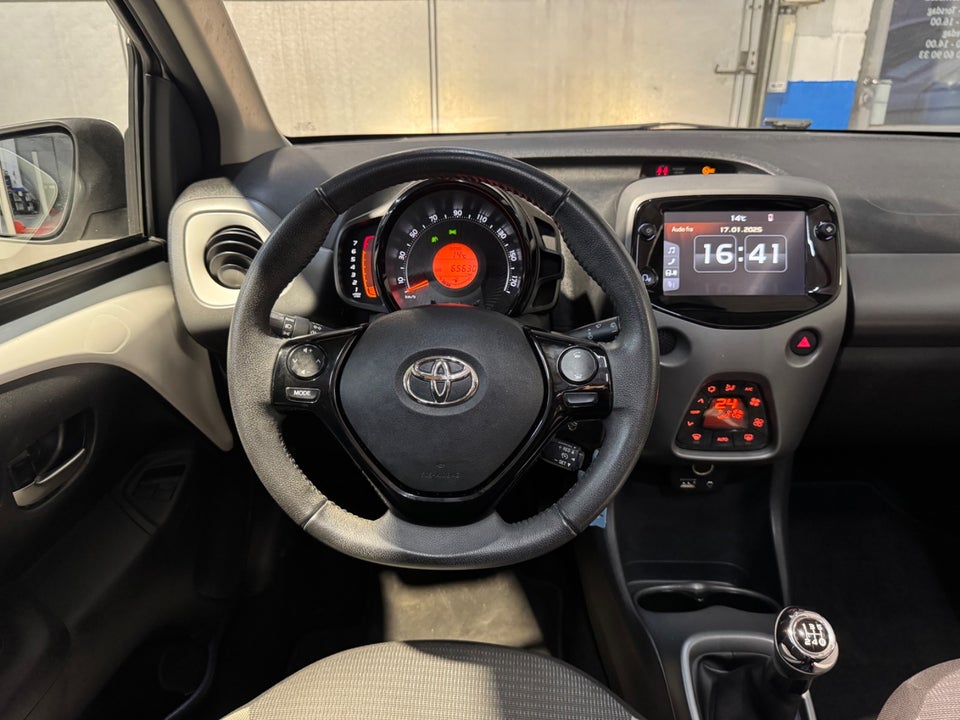 Toyota Aygo 1,0 VVT-i x-sky 5d