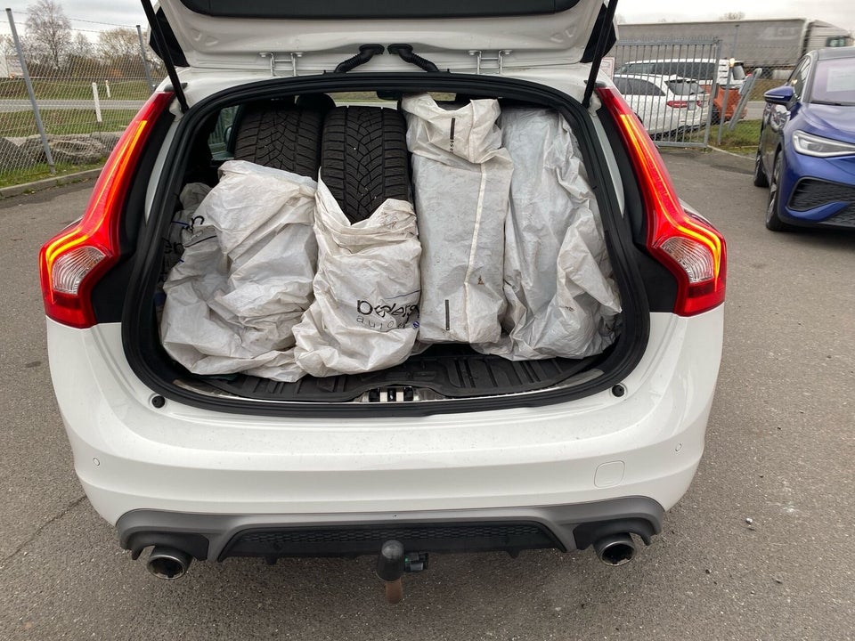 Volvo V60 2,0 T4 190 R-Design aut. 5d