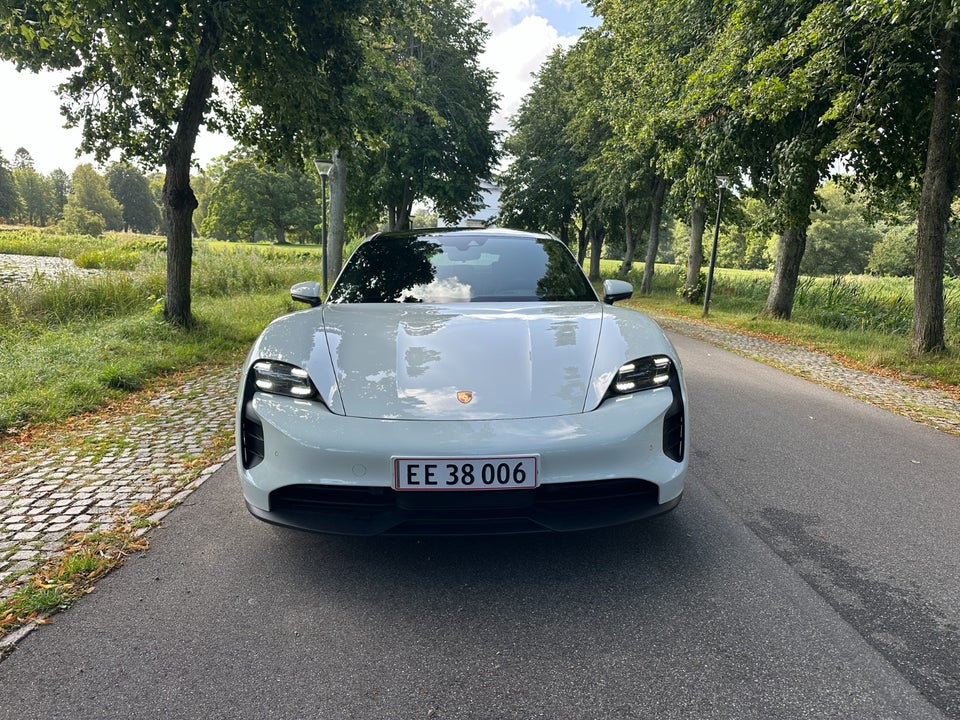 Porsche Taycan Performance+ 4d