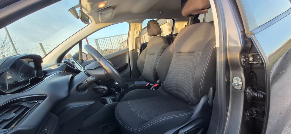 Peugeot 208 1,6 BlueHDi 100 Desire 5d