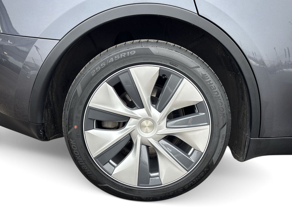 Tesla Model Y Long Range AWD 5d