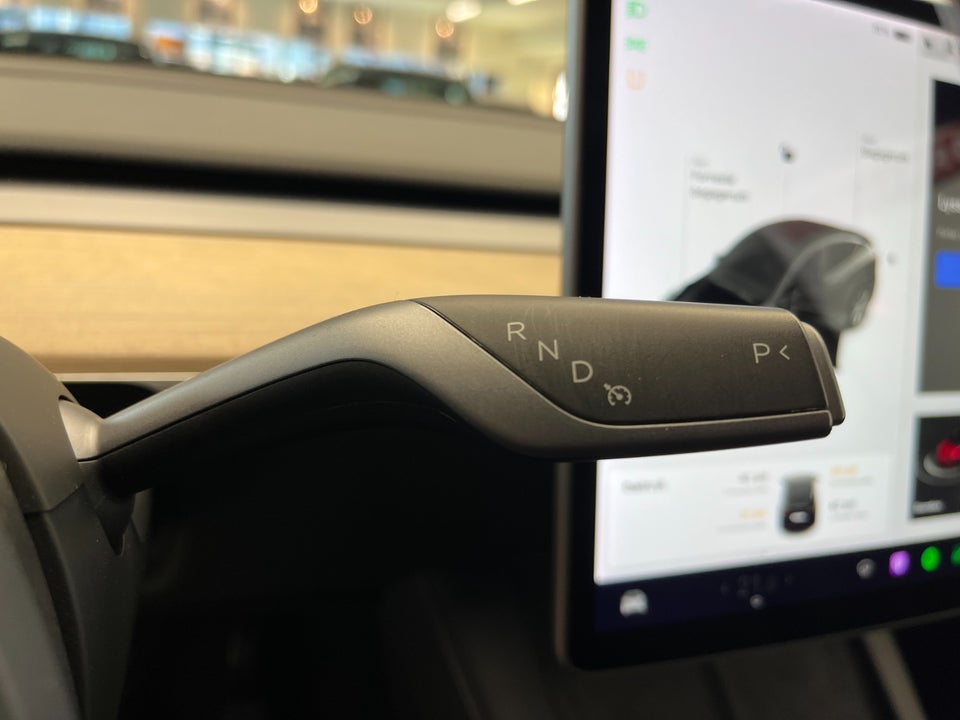 Tesla Model Y Long Range AWD 5d