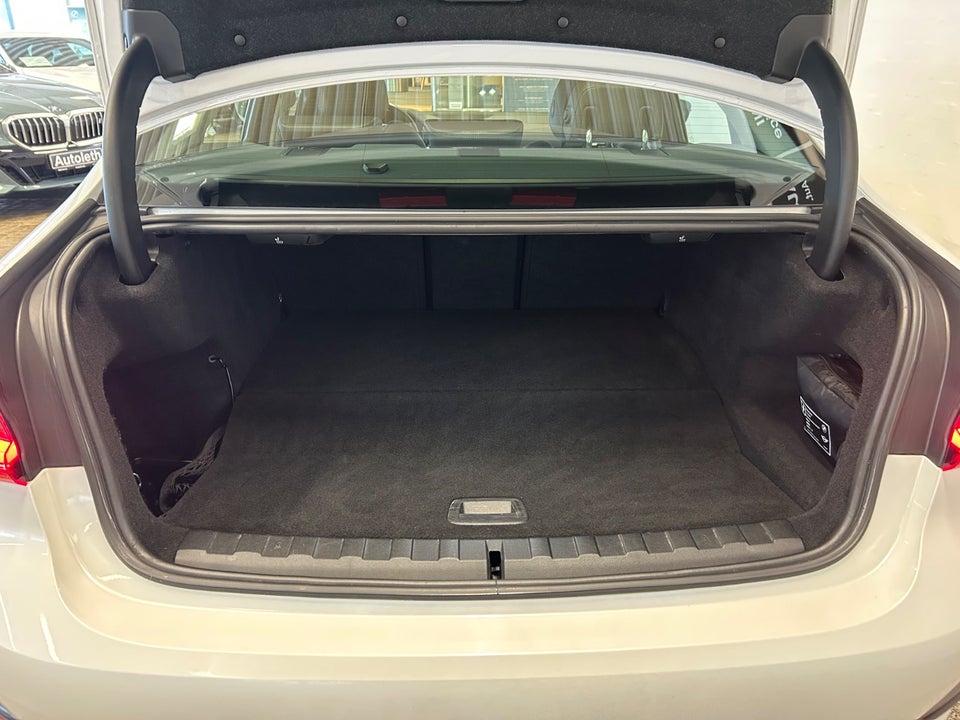 BMW 330e 2,0 Sport Line aut. 4d