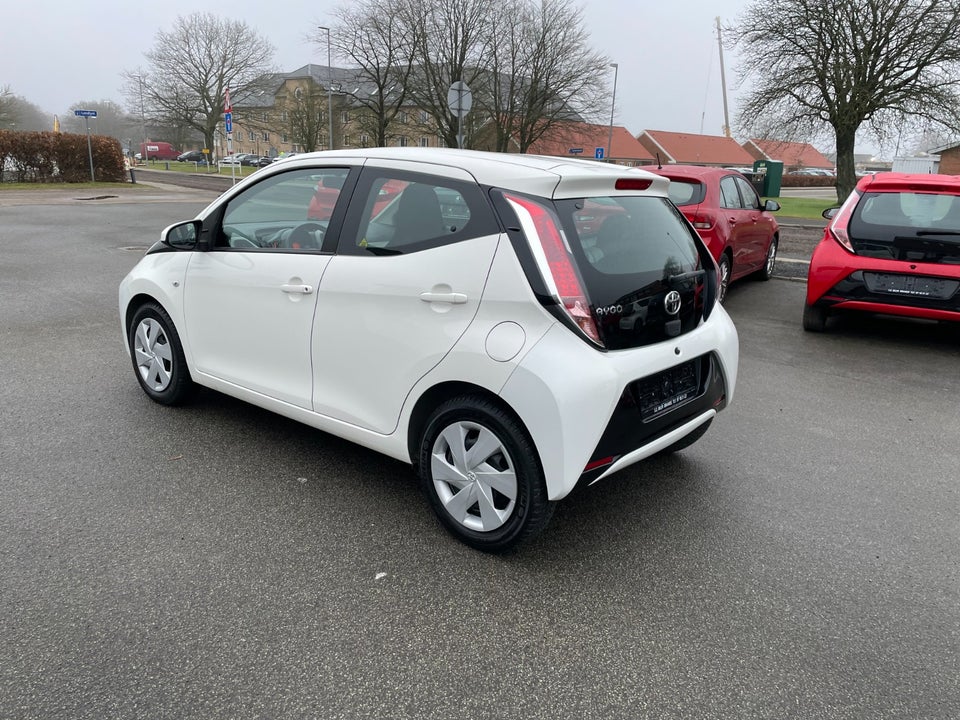Toyota Aygo 1,0 VVT-i x-play 5d