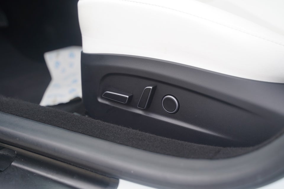 Tesla Model 3 Long Range AWD 4d