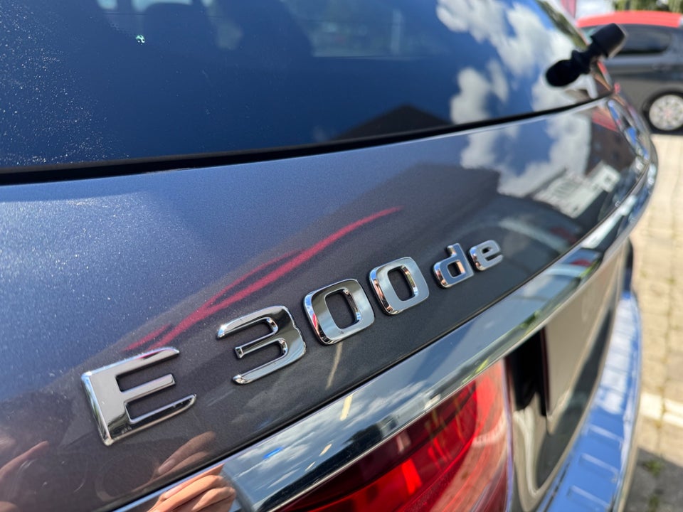 Mercedes E300 de 2,0 AMG Line Night Edition stc. aut. 5d