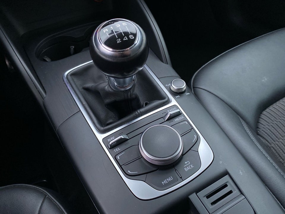 Audi A3 2,0 TDi 150 Ambiente Sportback 5d