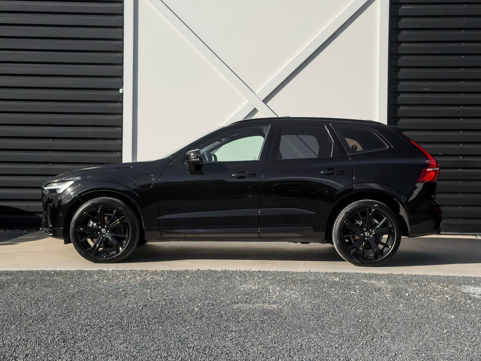 Volvo XC60 2,0 T6 ReCharge Black Edition aut. AWD 5d