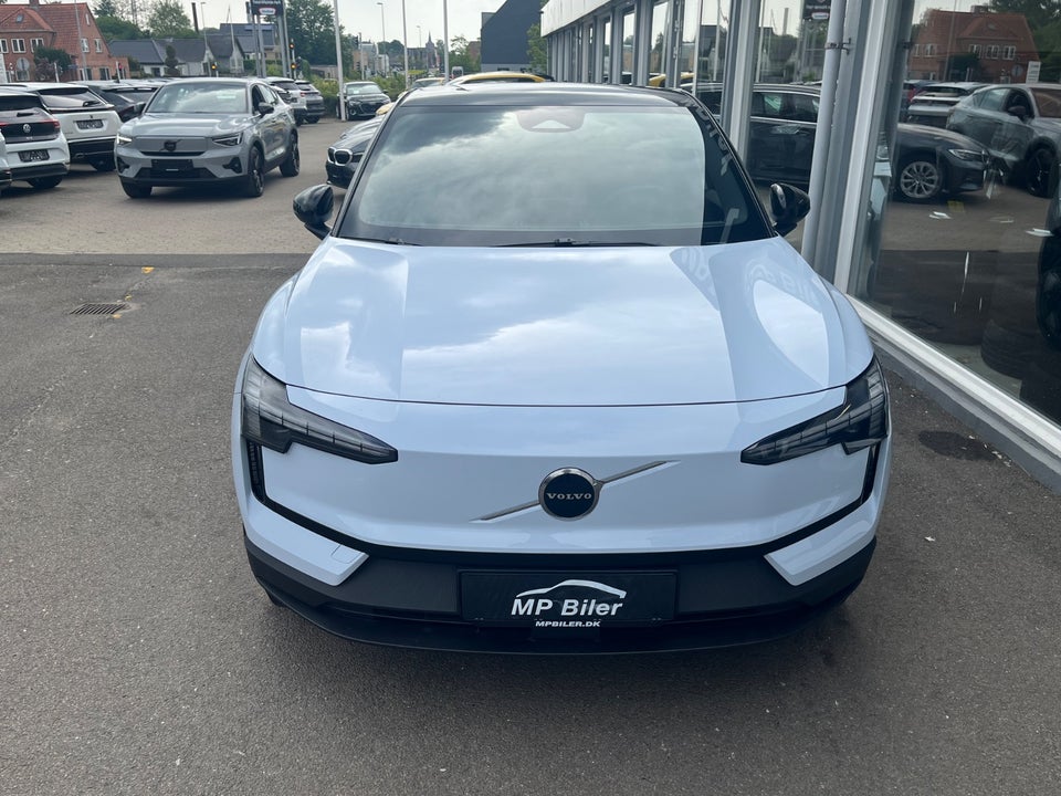 Volvo EX30 Twin Performance Plus 5d