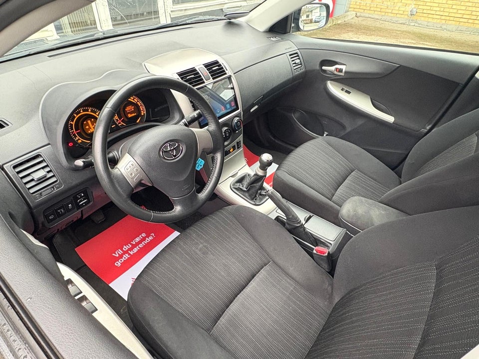 Toyota Corolla 1,6 Luna 4d