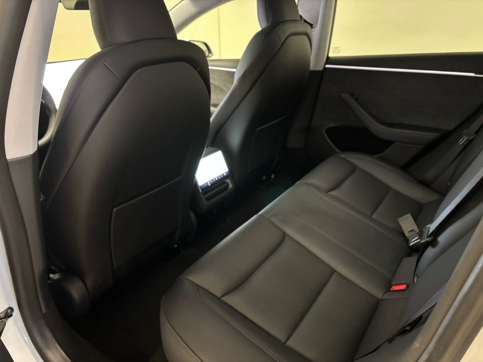 Tesla Model 3 Long Range AWD 4d