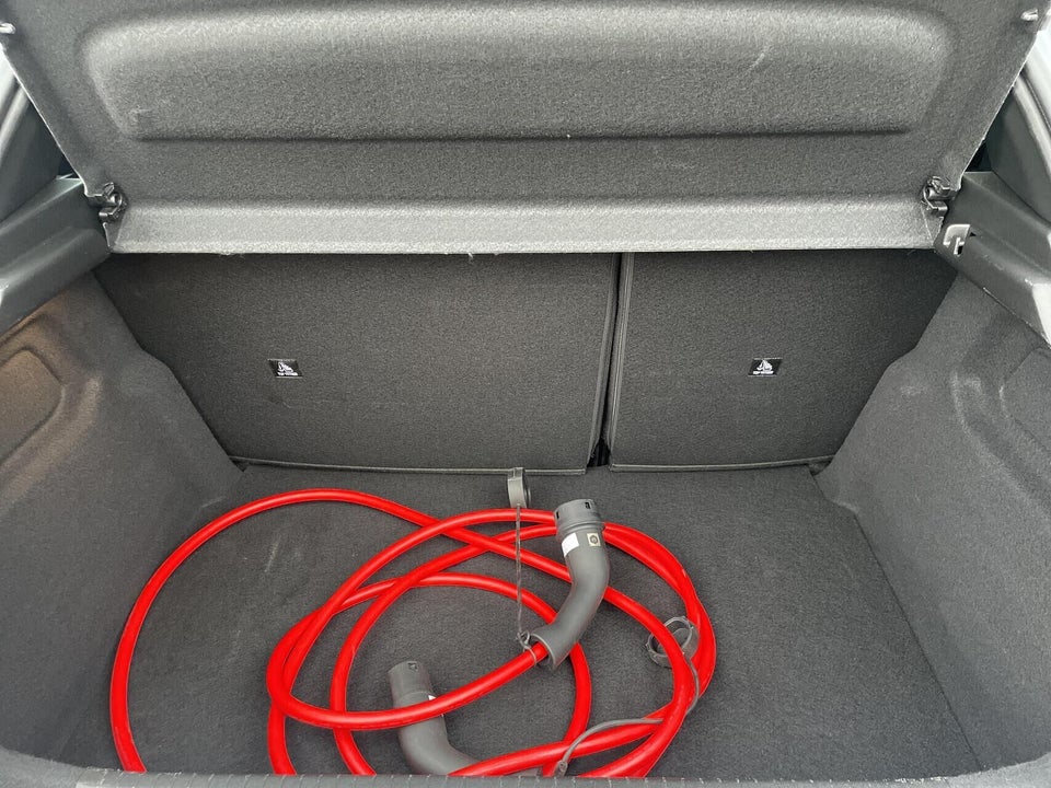 Peugeot e-208 50 Style 5d