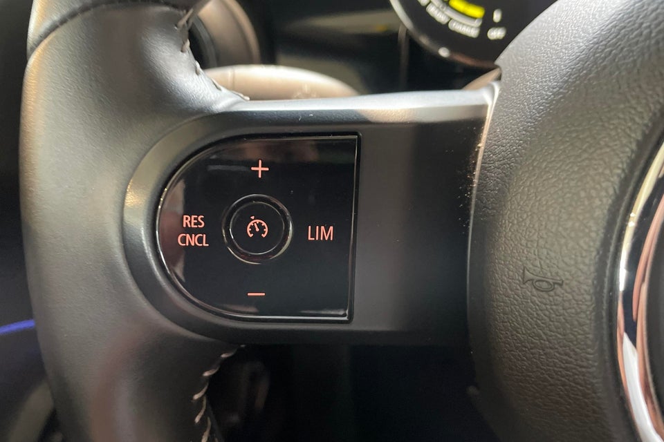 MINI Cooper SE Maximise 3d