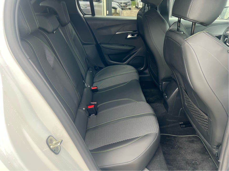 Peugeot e-208 54 GT 5d