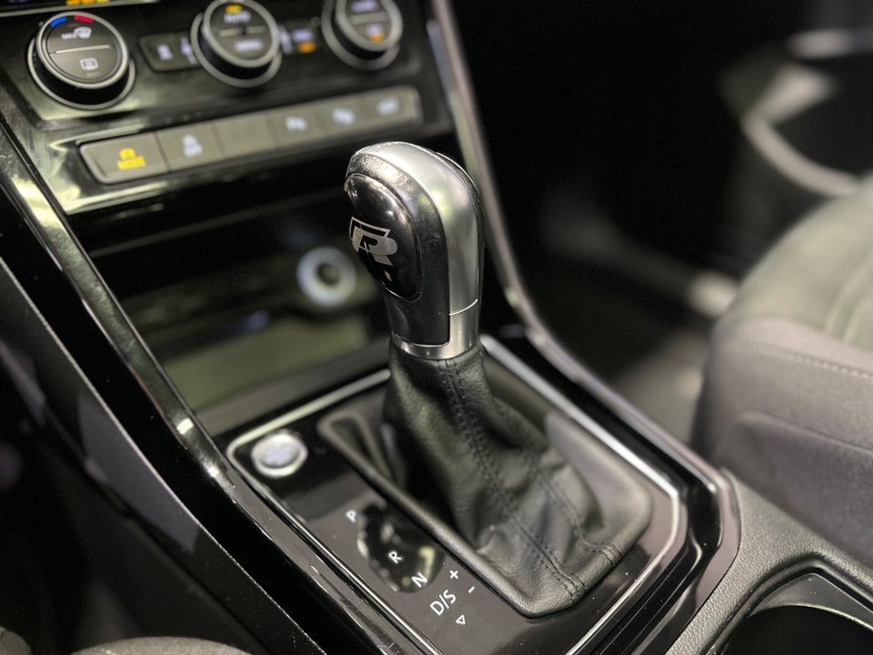 VW Touran 2,0 TDi 190 Highline R-line DSG 7prs 5d