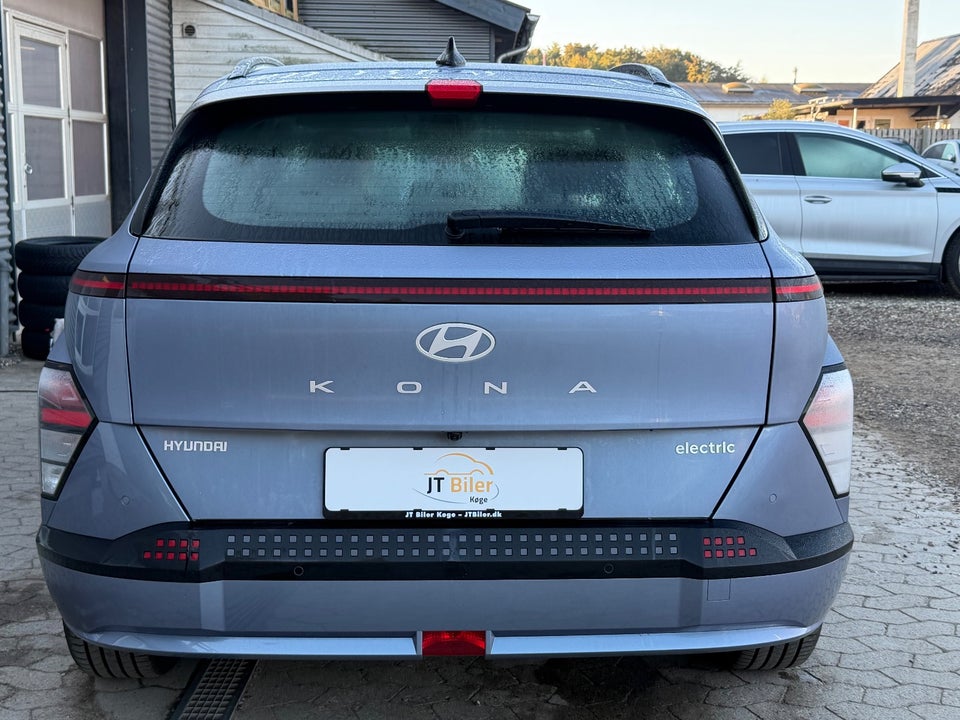 Hyundai Kona 48 EV Essential 5d