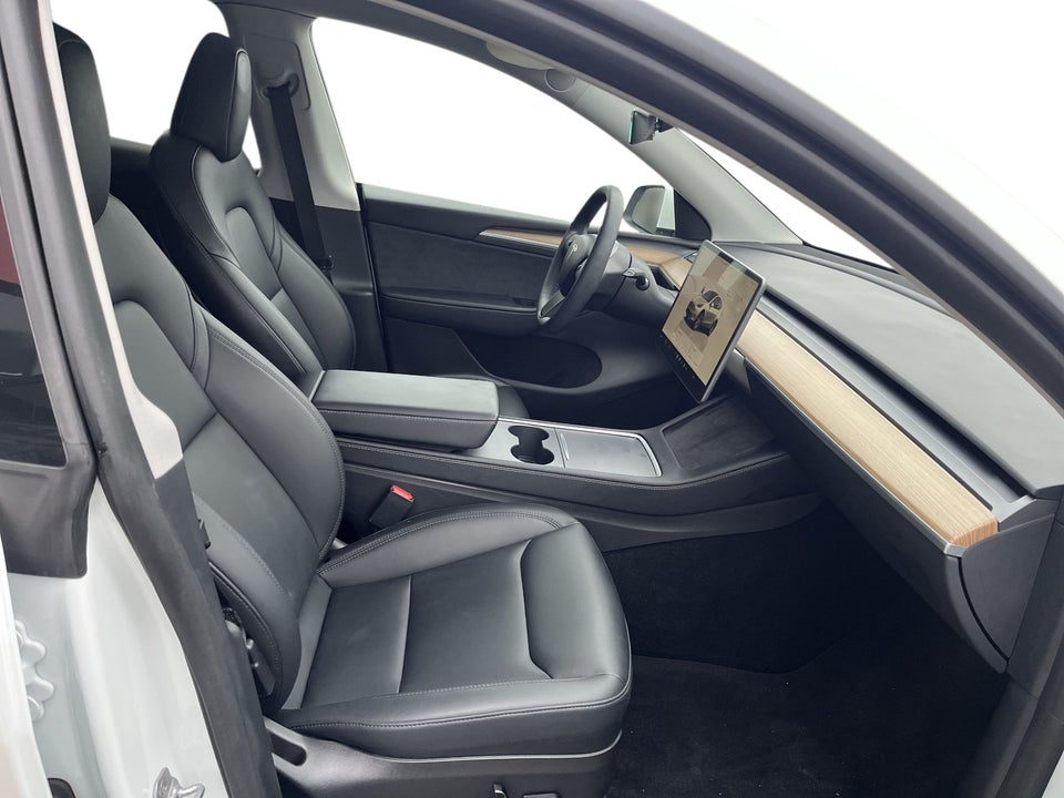 Tesla Model Y Long Range AWD 5d