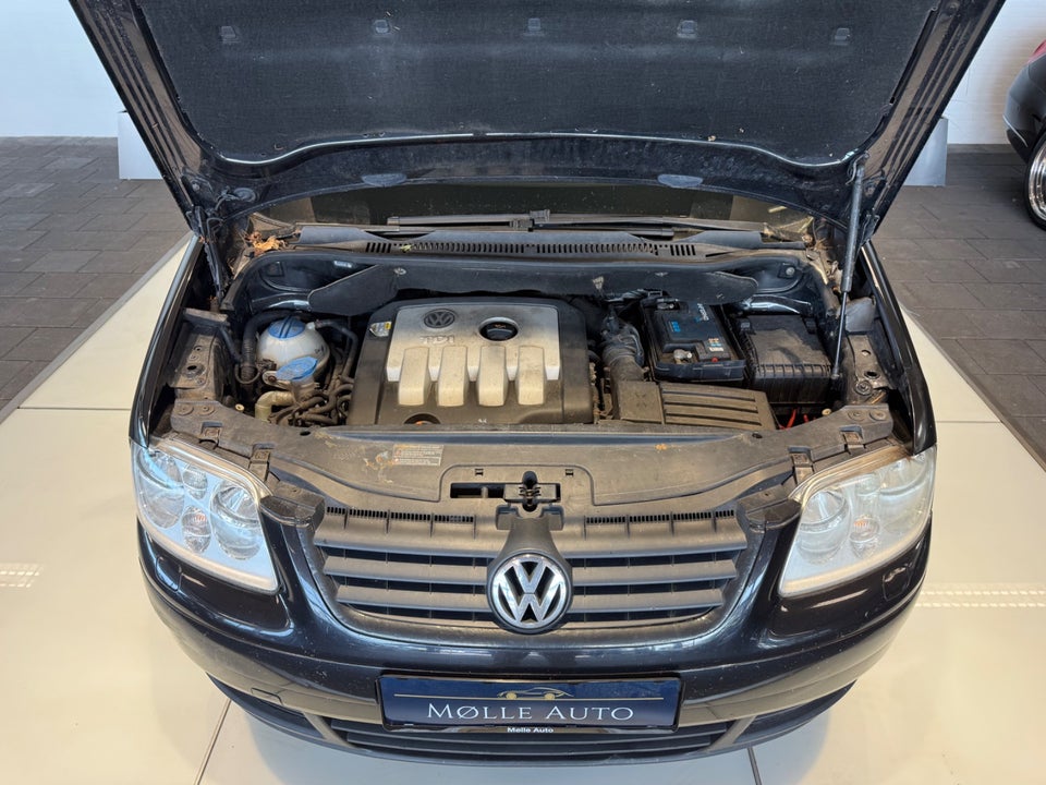 VW Touran 2,0 TDi 140 Highline Van 5d