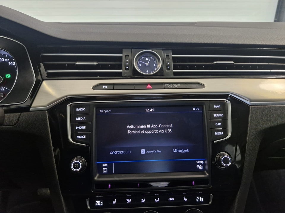 VW Passat 2,0 TSi 220 Highline DSG 4d