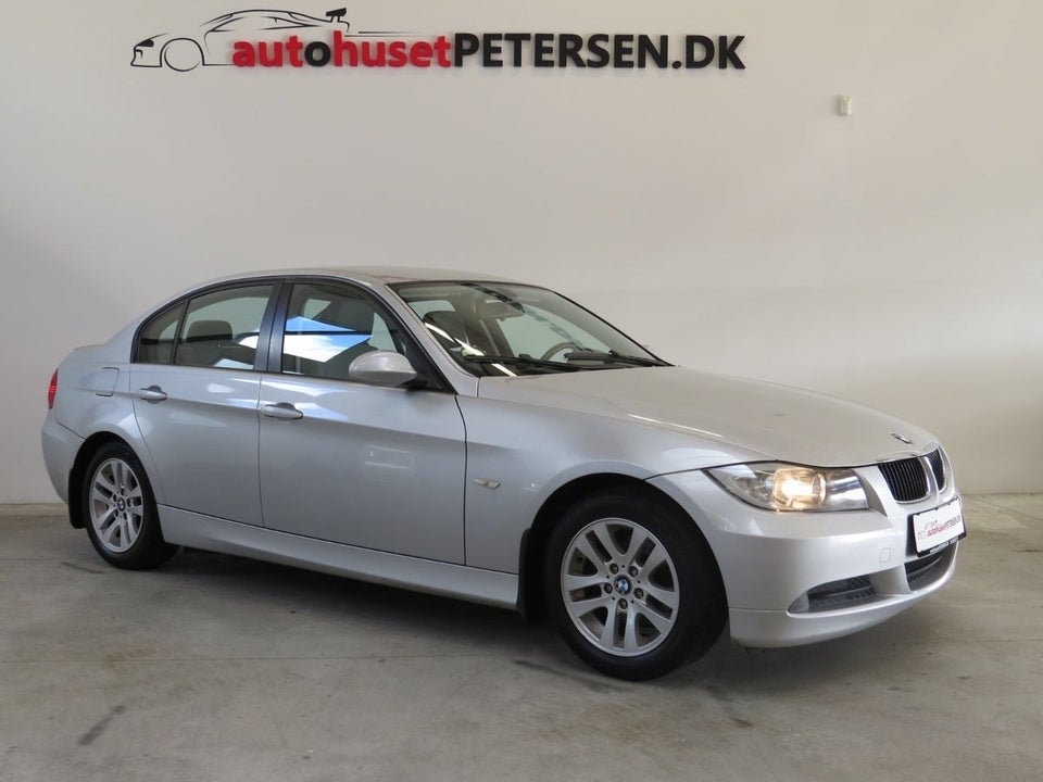 BMW 320i 2,0  4d