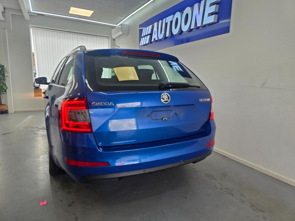 Skoda Octavia 1,8 TSi 180 Elegance Combi 5d