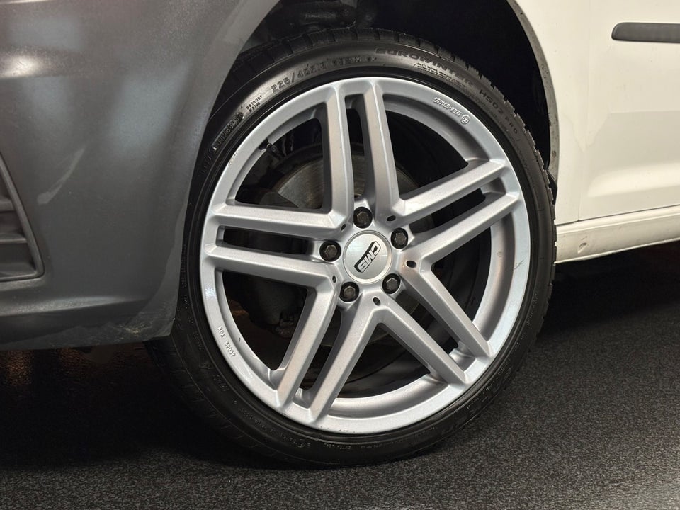 VW Caddy Maxi 2,0 TDi 102 DSG BMT Van 4d