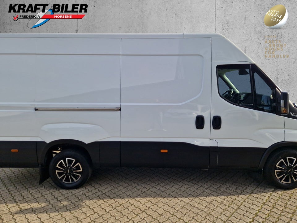 Iveco Daily 2,3 35S16 12m³ Van AG8