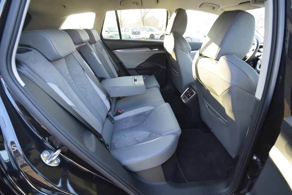 Skoda Enyaq 60 iV Lounge 5d