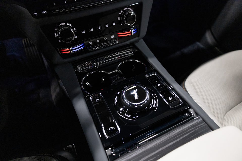 Rolls-Royce Spectre 2d