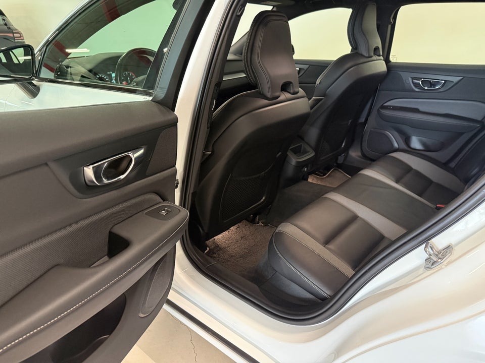 Volvo V60 2,0 T4 190 R-Design aut. 5d