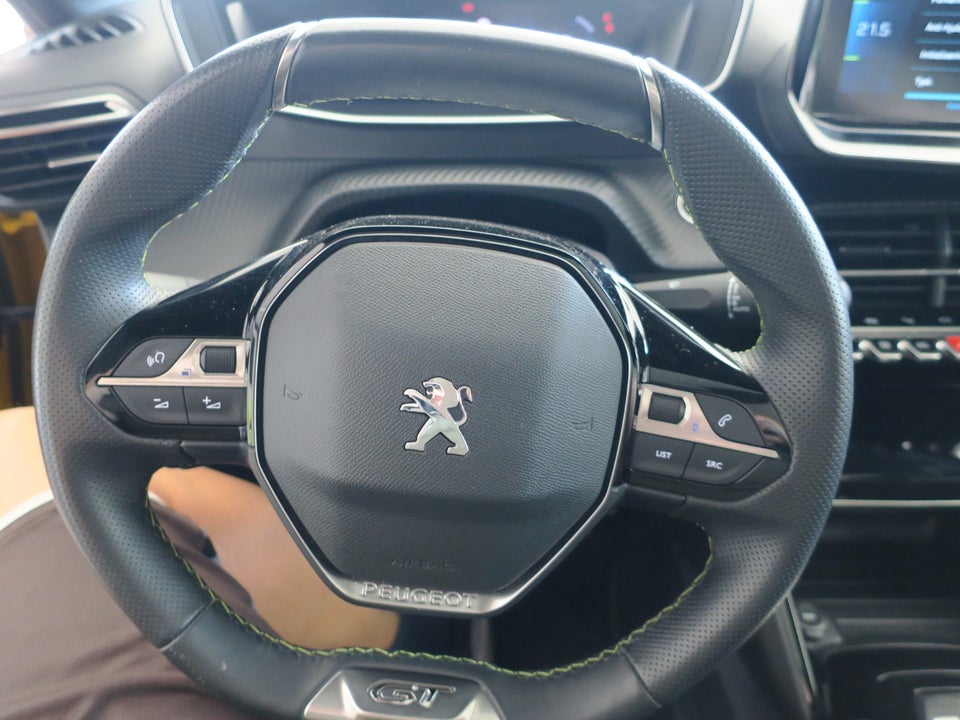 Peugeot e-208 50 GT Sky 5d