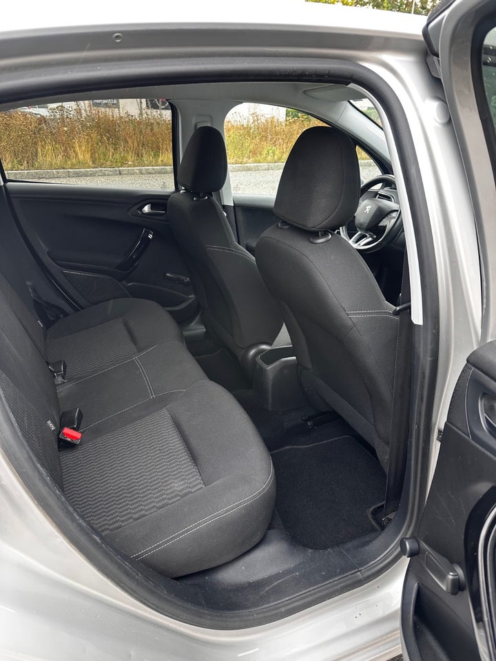 Peugeot 208 1,6 BlueHDi 100 Active 5d