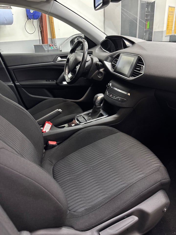 Peugeot 308 1,6 BlueHDi 120 Active SW EAT6 5d