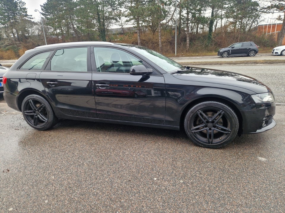 Audi A4 2,0 TDi 143 S-line Avant Multitr. 5d