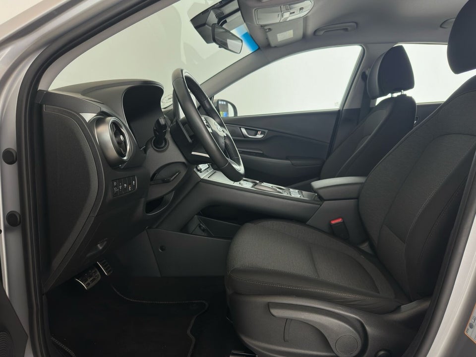 Hyundai Kona 39 EV Essential 5d