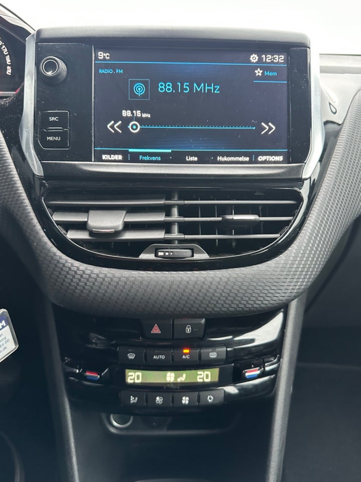 Peugeot 2008 1,2 VTi 82 Allure 5d