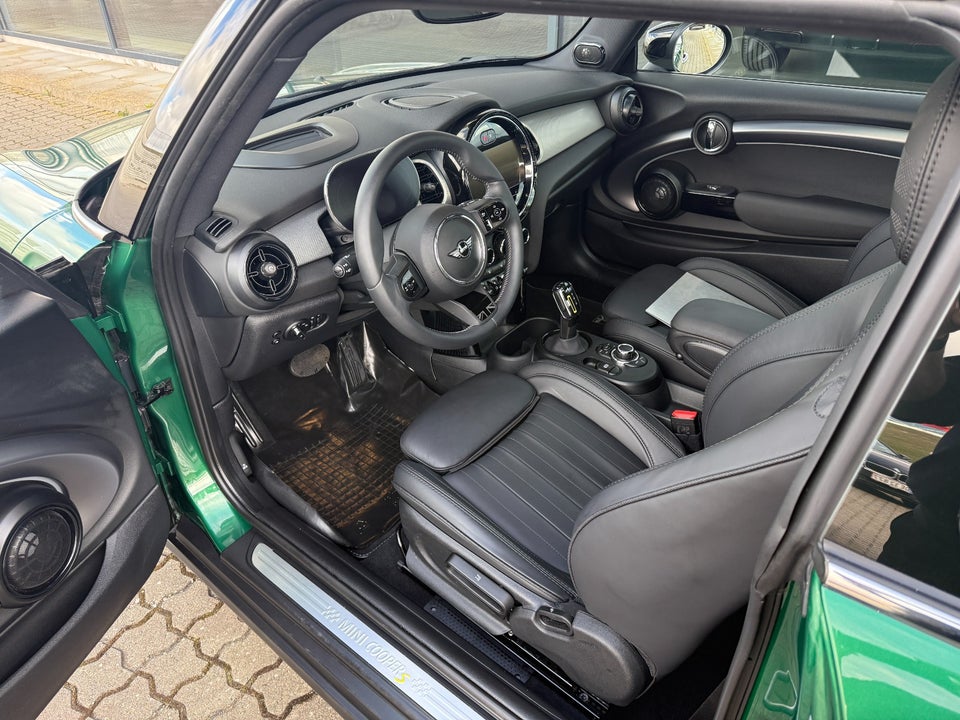 MINI Cooper SE Maximise 3d