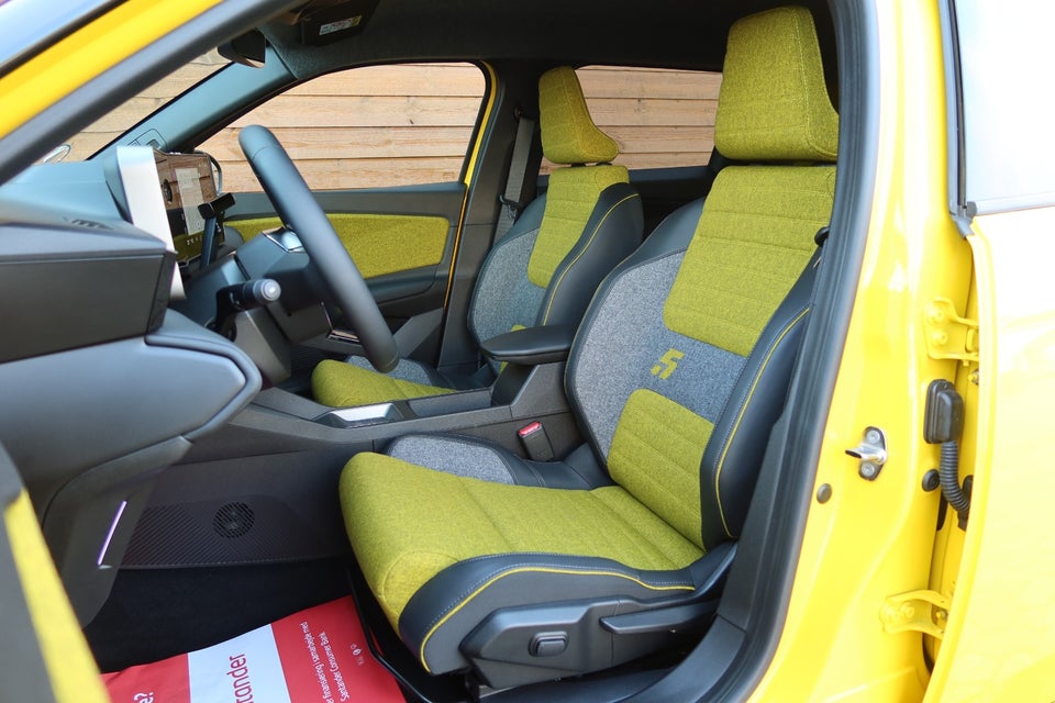 Renault 5 E-Tech 40 Iconic 5d