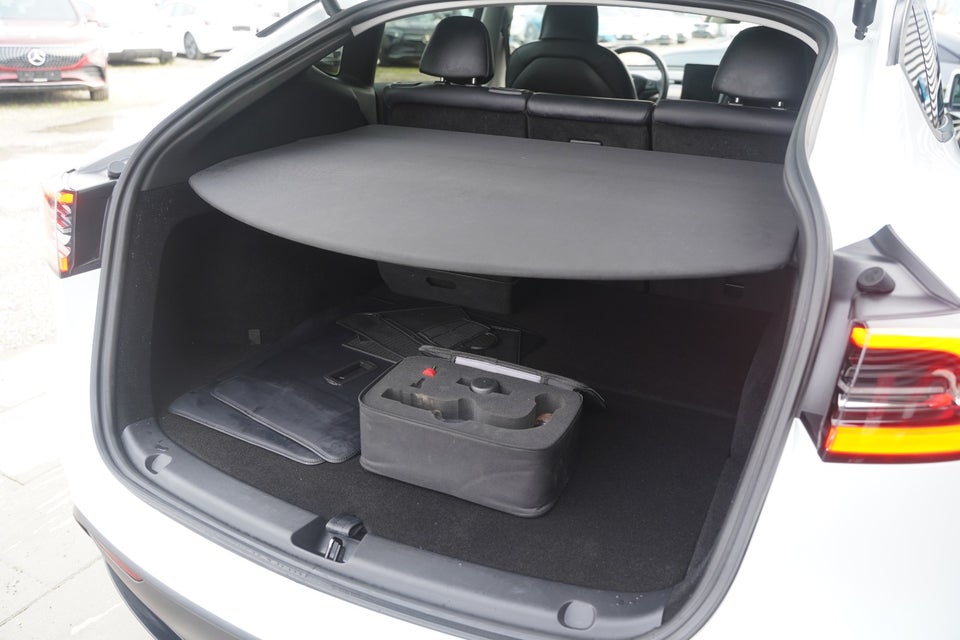 Tesla Model Y Long Range AWD 5d