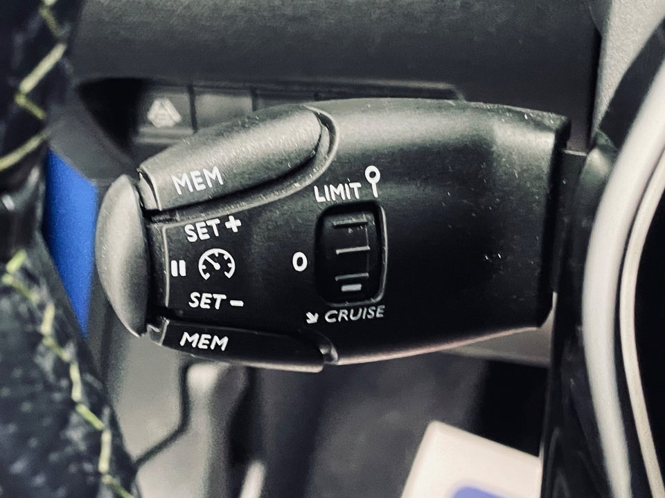 Peugeot e-208 50 GT Pack 5d