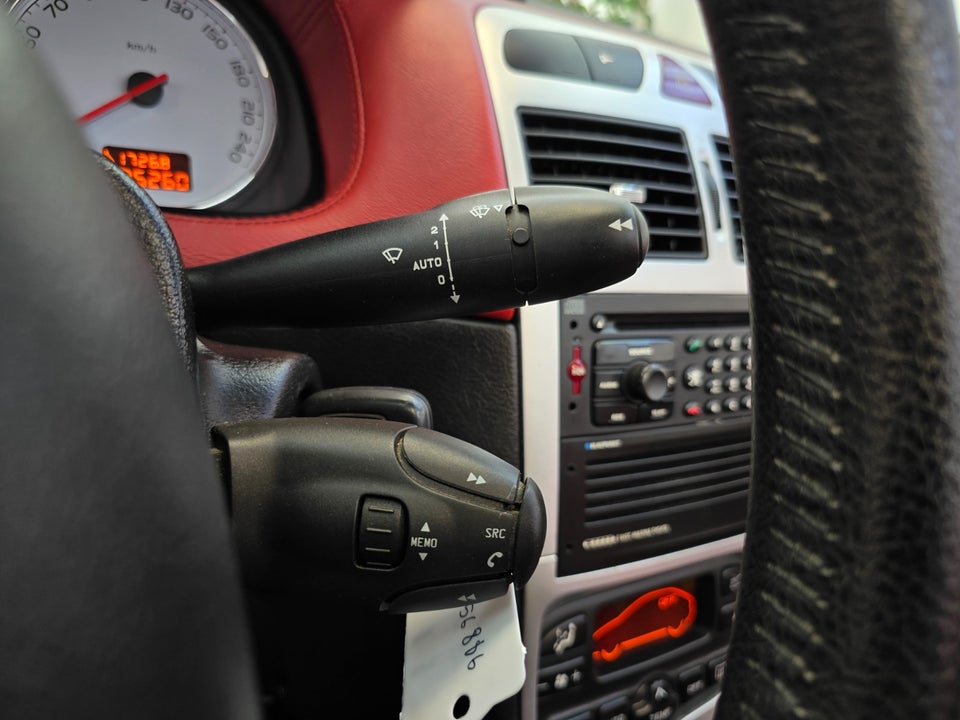 Peugeot 307 2,0 16V CC 2d