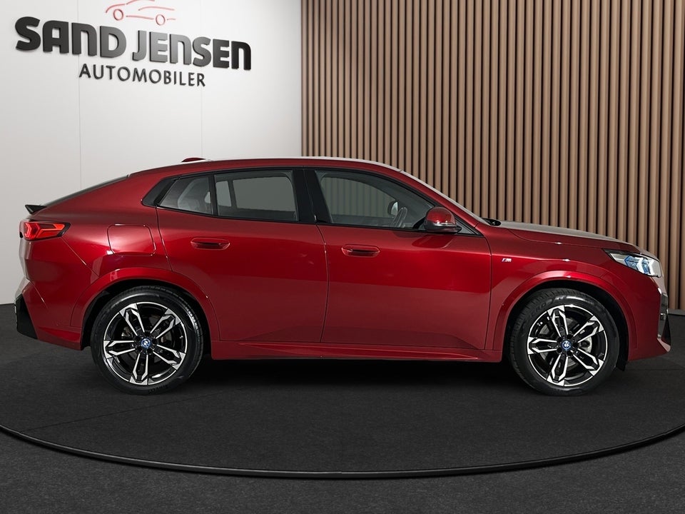 BMW iX2 xDrive30 M-Sport Premium 5d