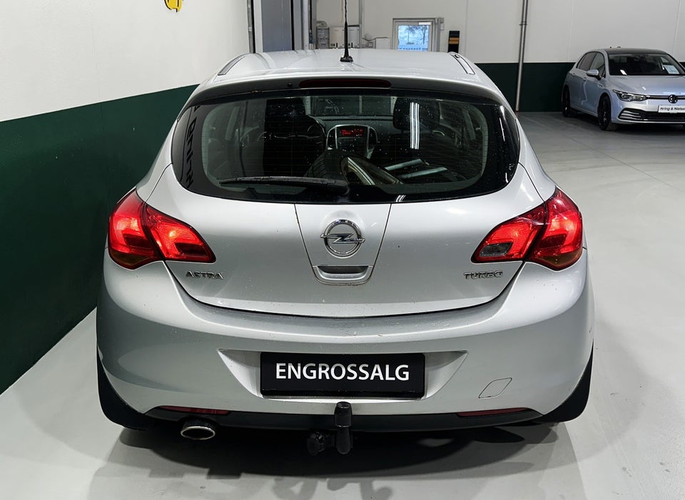 Opel Astra 1,4 T 140 Enjoy 5d