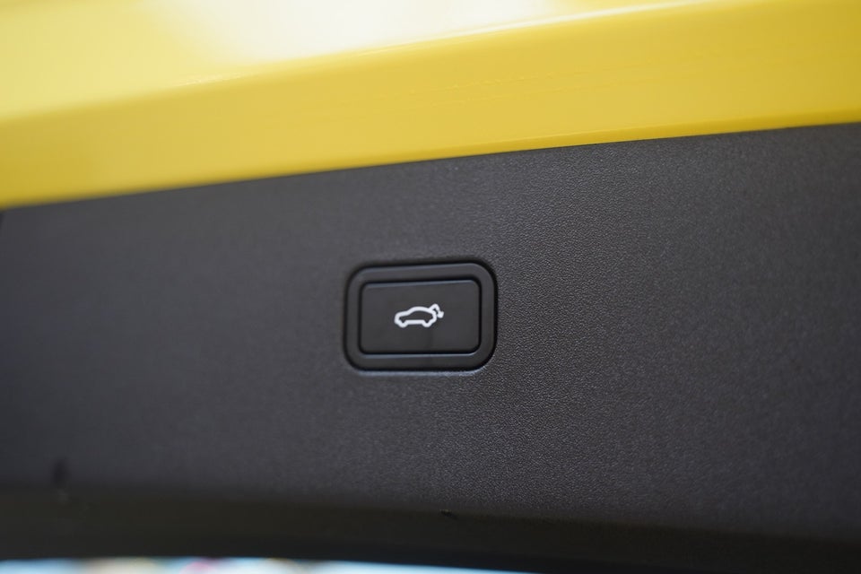 Volvo EX30 Extended Range Plus 5d