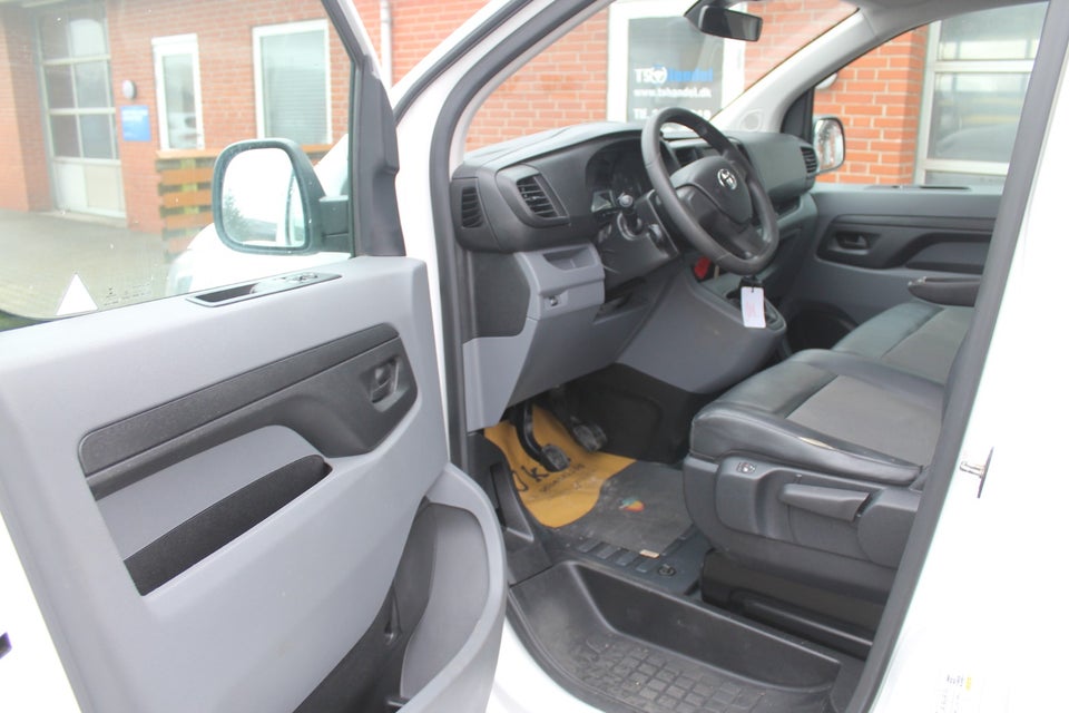 Toyota ProAce 2,0 D 120 Long Comfort Master 5d